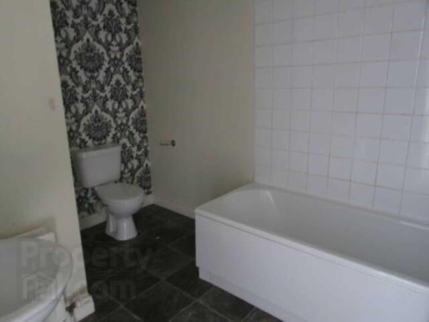 4 Brownlow Terrace 8 of 33