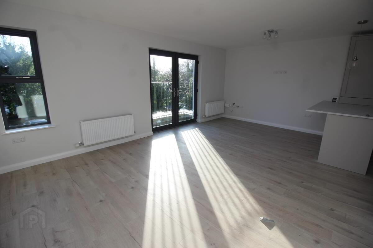 3 Oakwood Gate, 50 The Cutts 4 of 12
