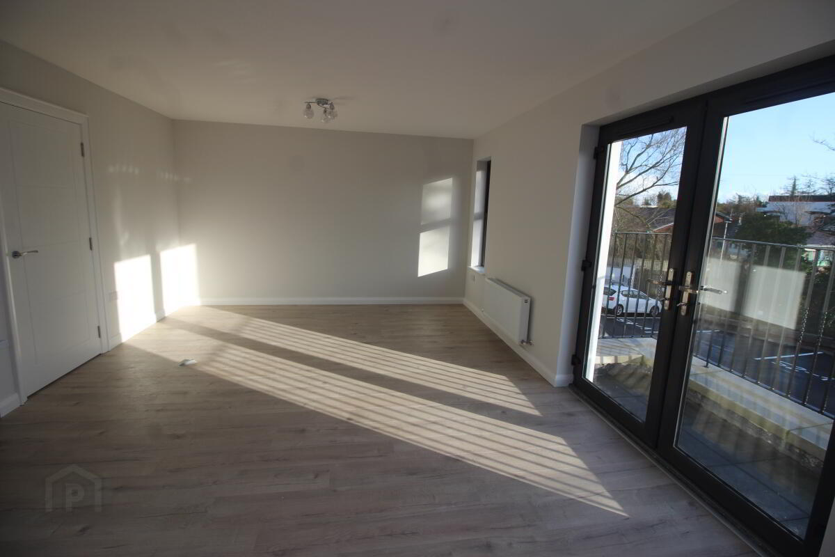 3 Oakwood Gate, 50 The Cutts 2 of 12