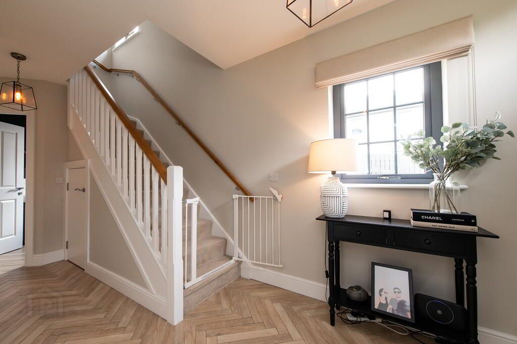 40 Oakfield Park 3 of 28