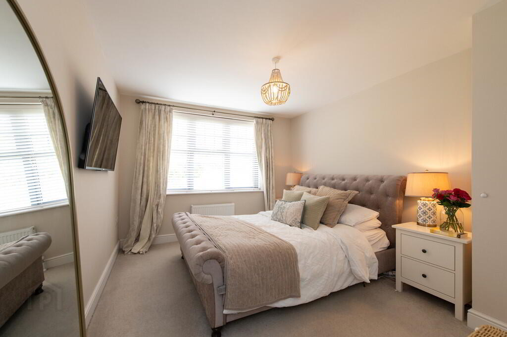 40 Oakfield Park 16 of 28