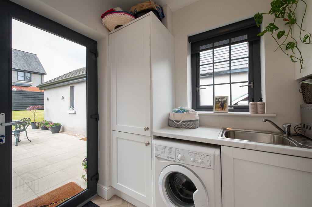 40 Oakfield Park 13 of 28
