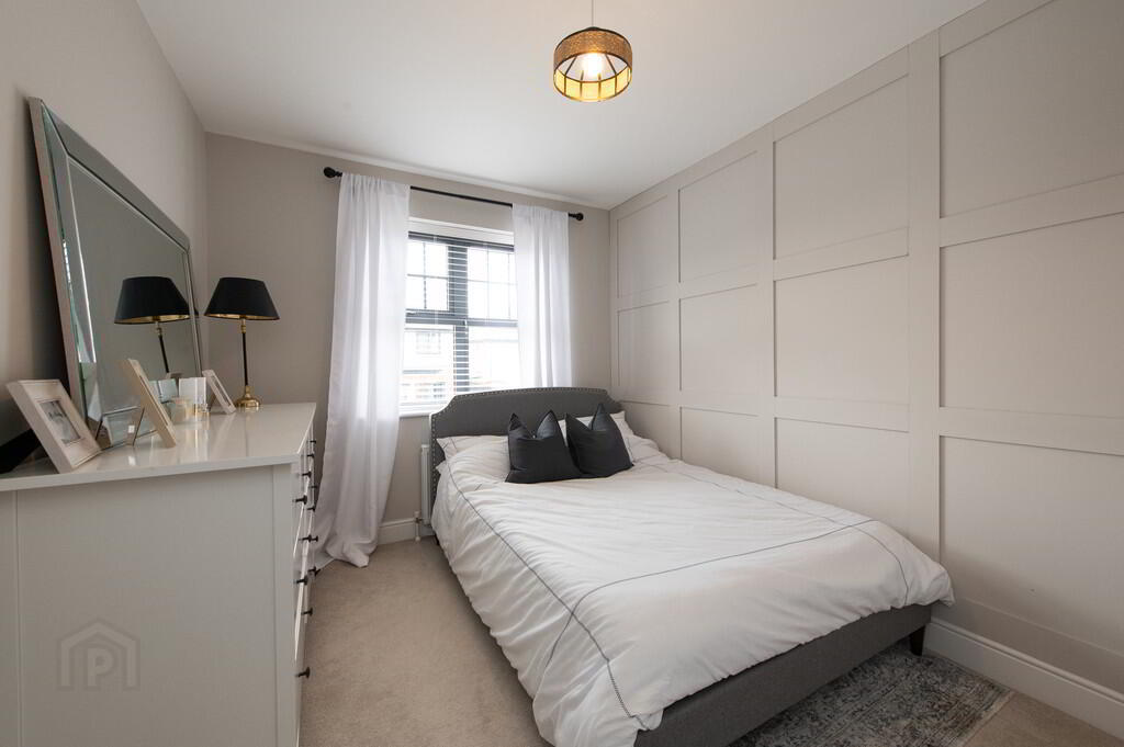 40 Oakfield Park 19 of 28