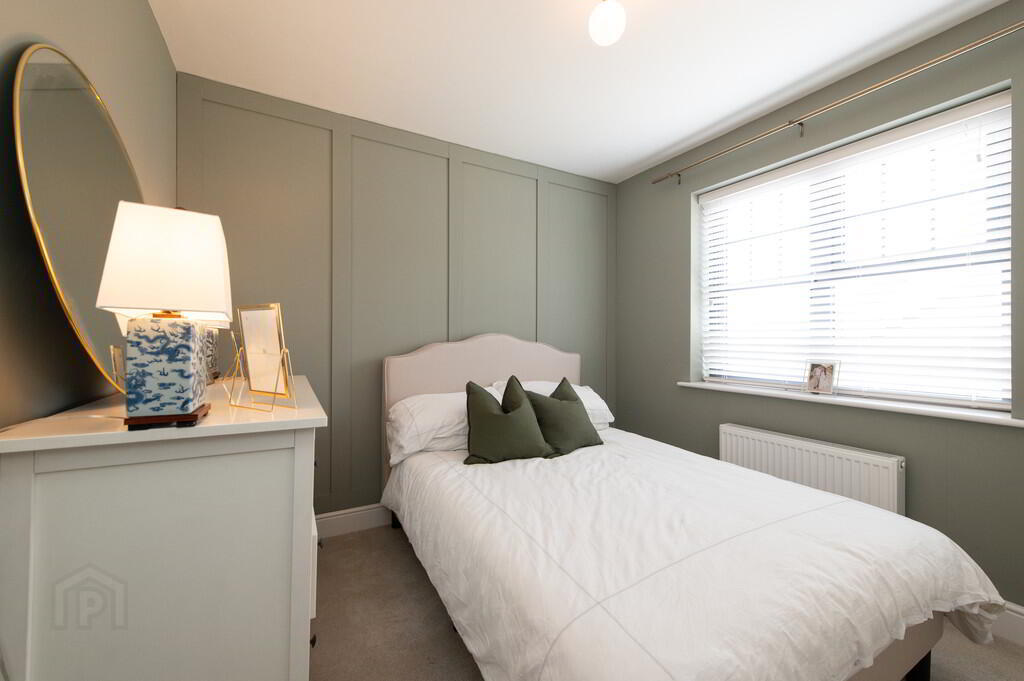 40 Oakfield Park 20 of 28