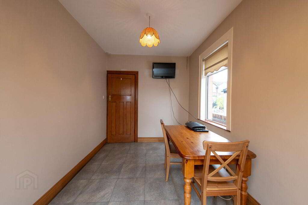 14 Cooldarragh Park North 8 of 27