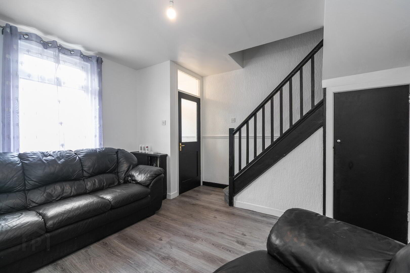 92 Benburb Street 3 of 16