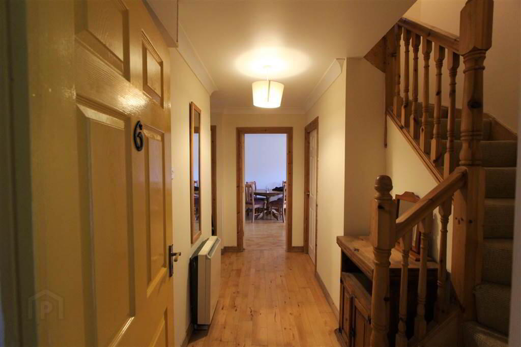6 Ardenlee Close 2 of 8