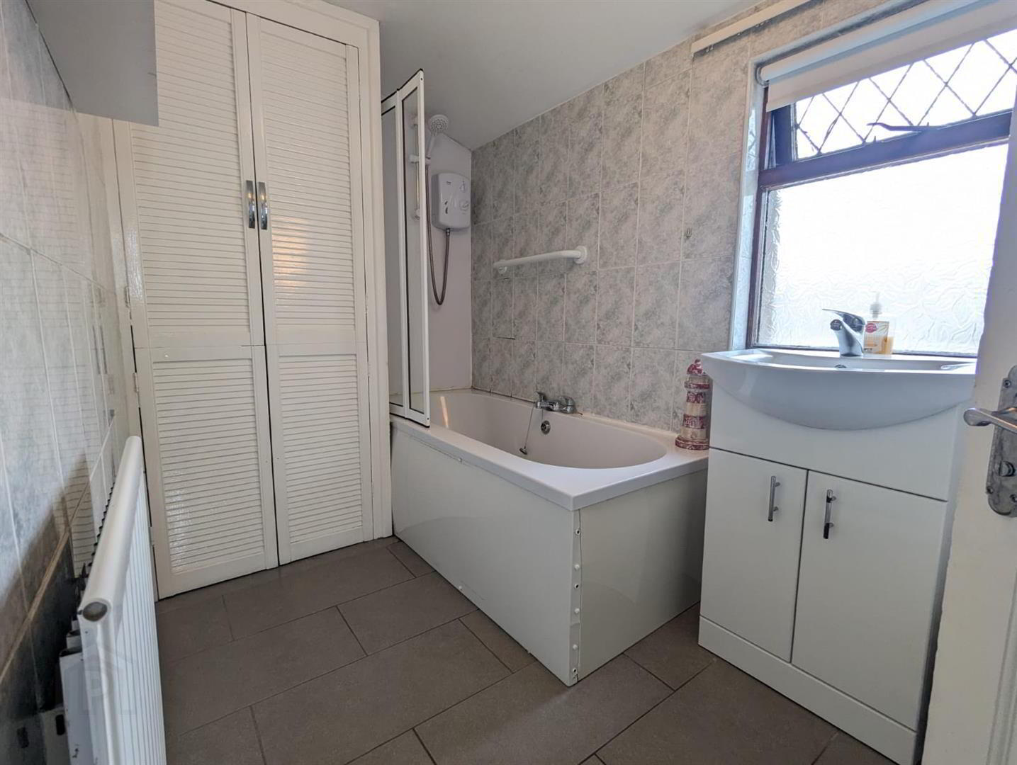 27 Bryansford Avenue 9 of 11