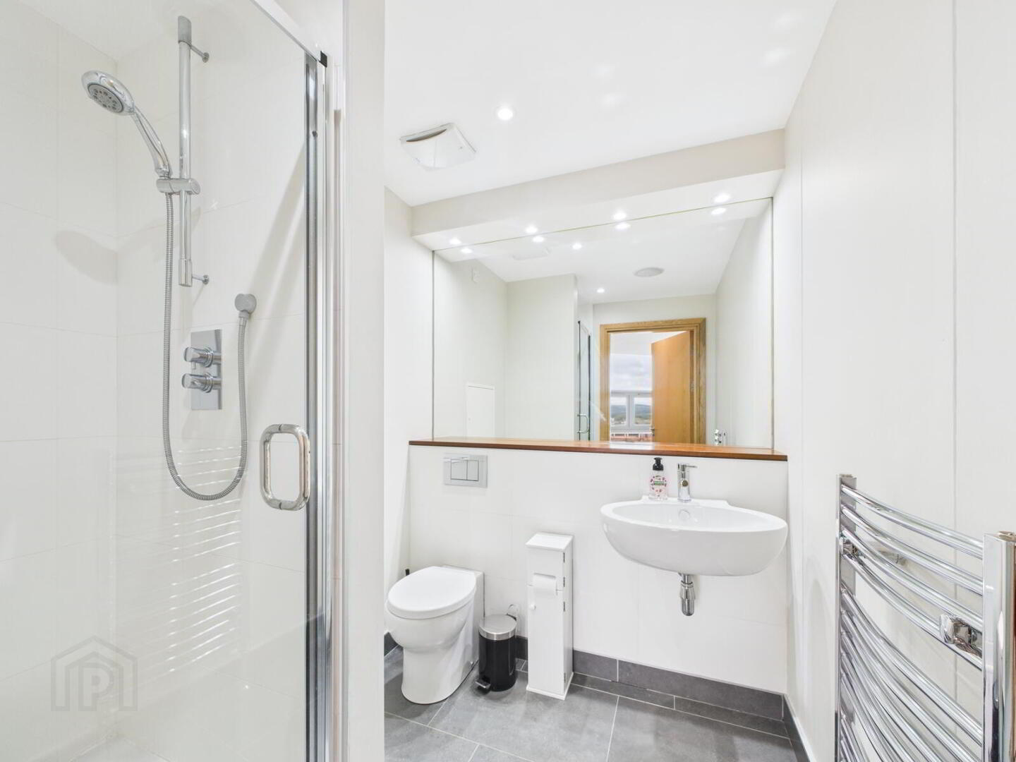 Apartment 12.1 The Boat 47 Queens Square 13 of 22