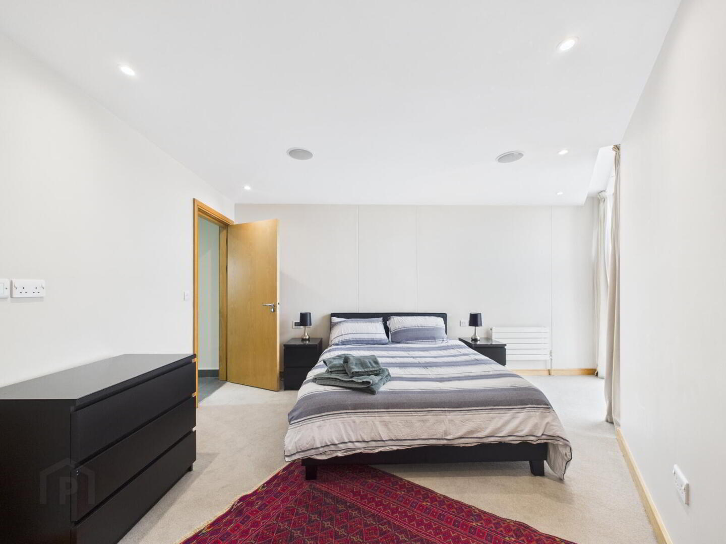 Apartment 12.1 The Boat 47 Queens Square 14 of 22