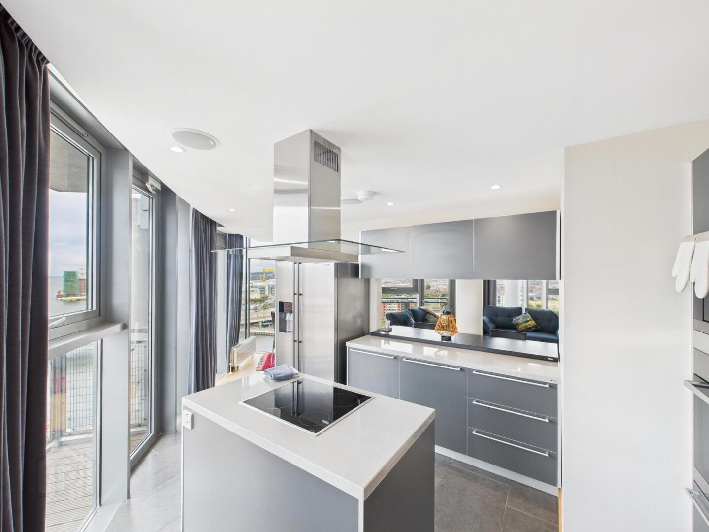Apartment 12.1 The Boat 47 Queens Square 9 of 22