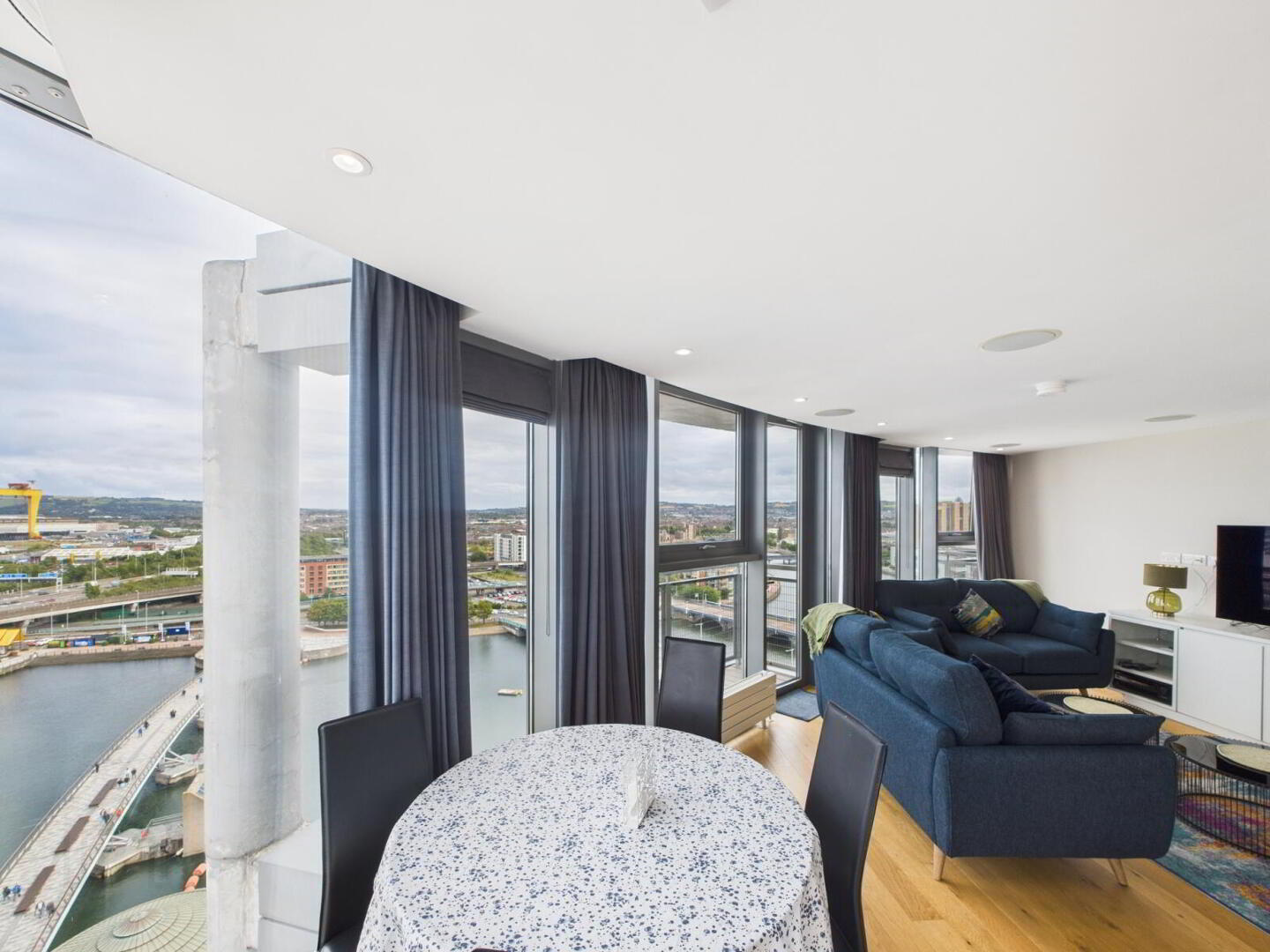 Apartment 12.1 The Boat 47 Queens Square 10 of 22