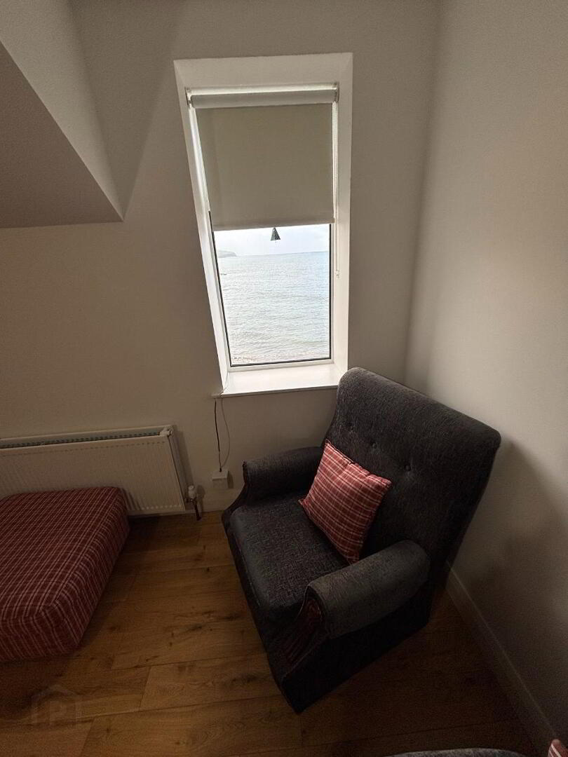 Unit C, 62 The Promenade 3 of 13