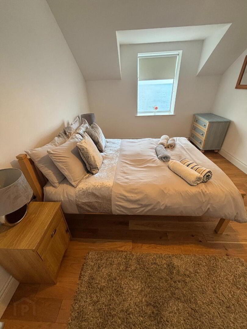 Unit C, 62 The Promenade 7 of 13