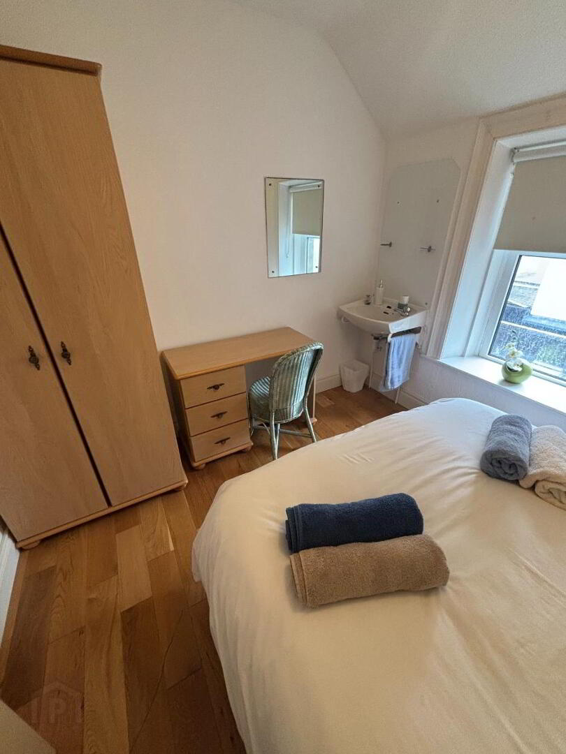 Unit C, 62 The Promenade 8 of 13