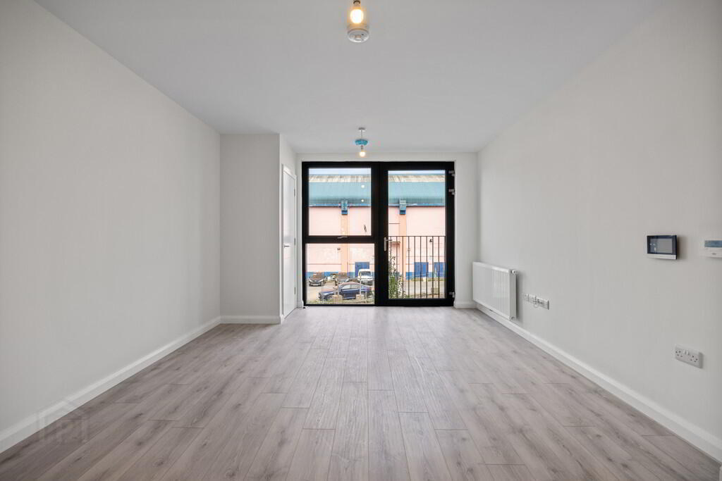 Apt 32, 1 Kings Hall Road 6 of 10