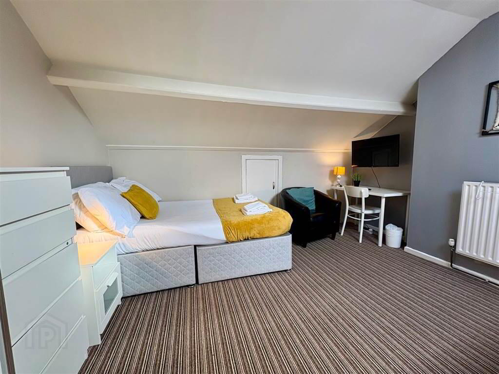 28 Dunvegan Street 16 of 21