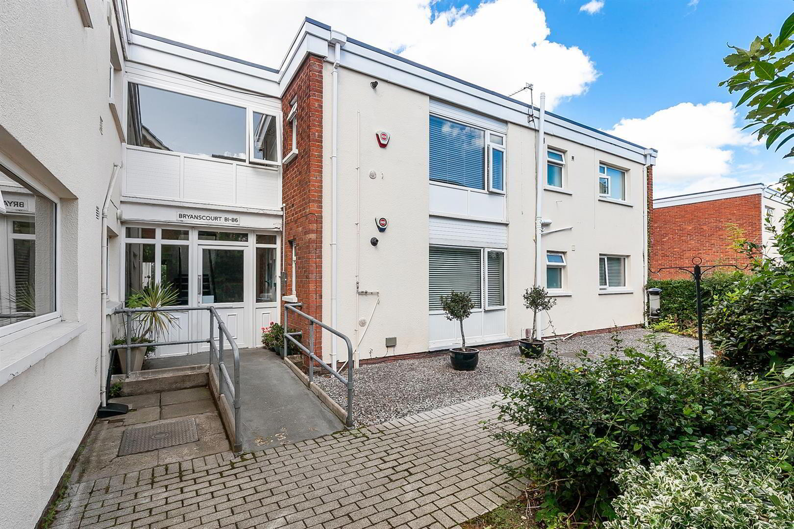 B5 Bryanscourt 2 of 20