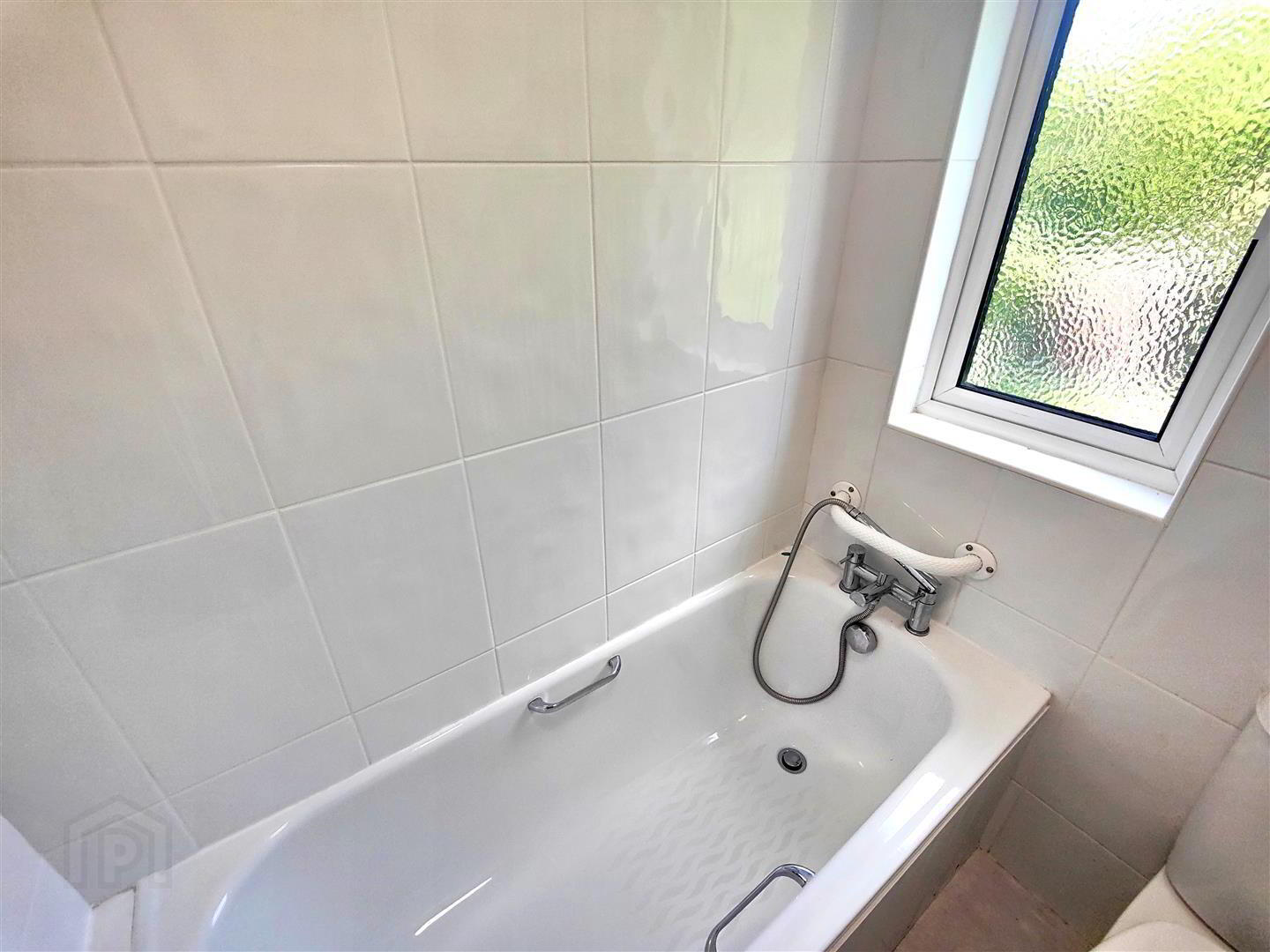 90 Joanmount Gardens 18 of 26