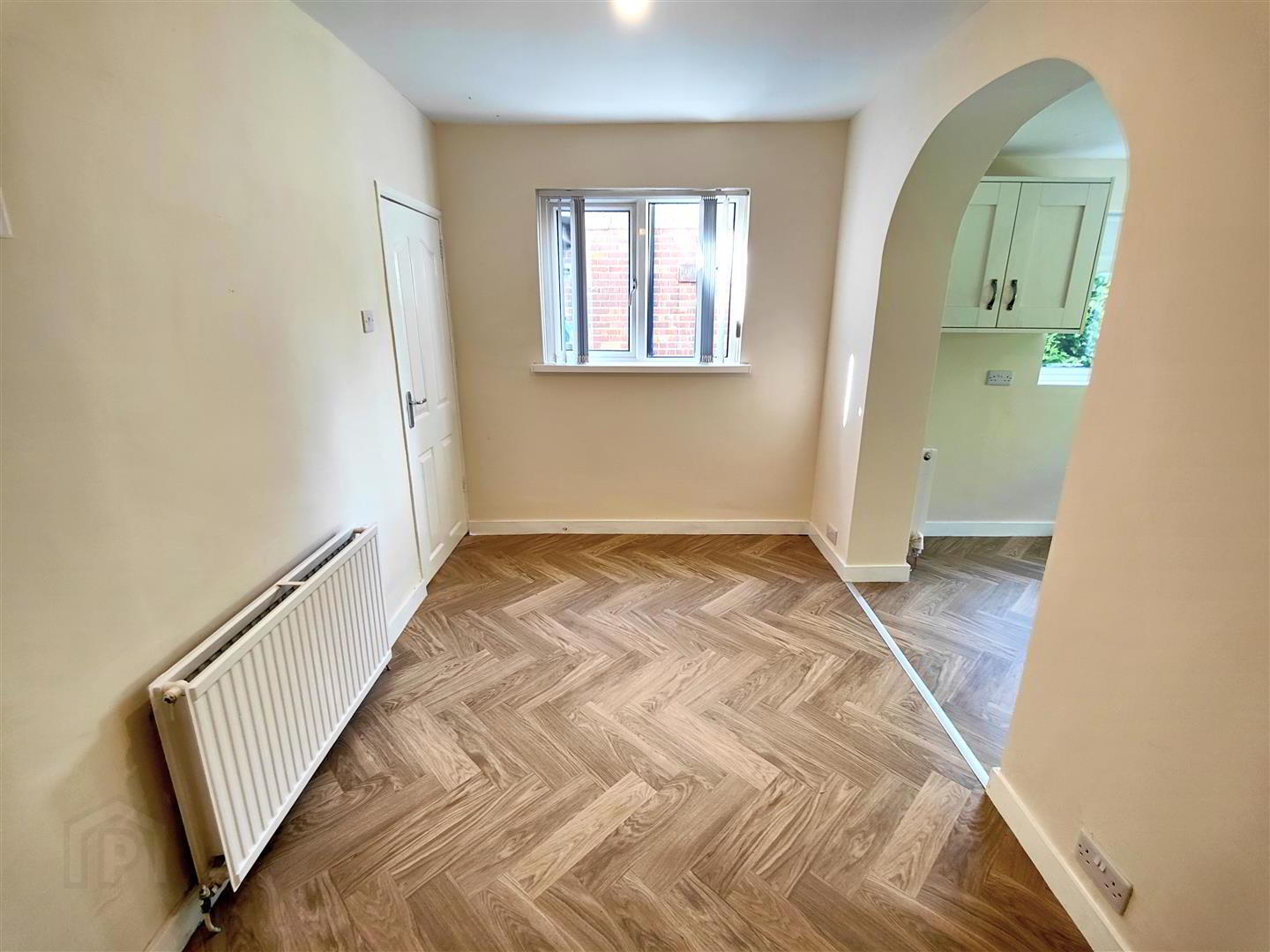 90 Joanmount Gardens 7 of 26