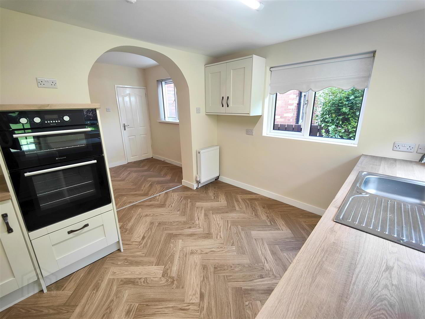 90 Joanmount Gardens 11 of 26