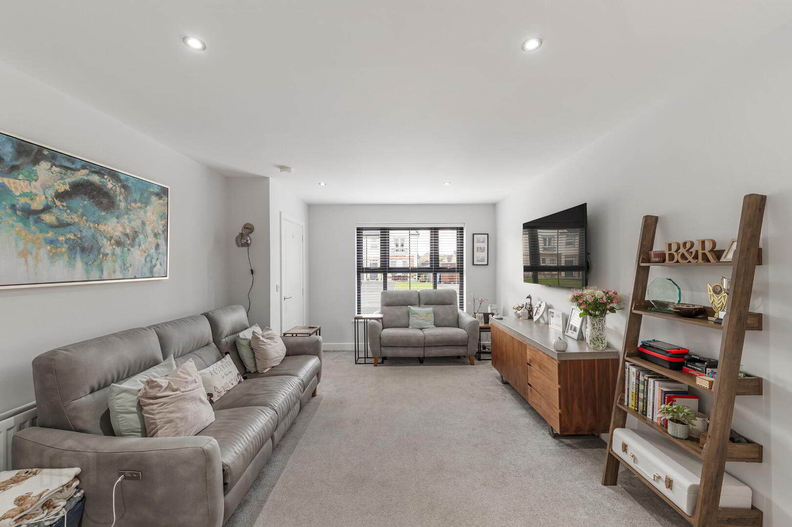 7 Rocklyn Mews 5 of 37