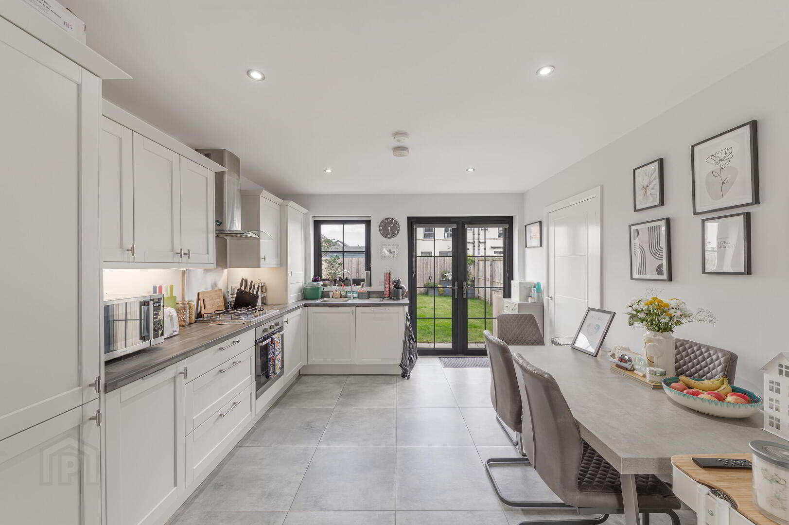 7 Rocklyn Mews 9 of 37