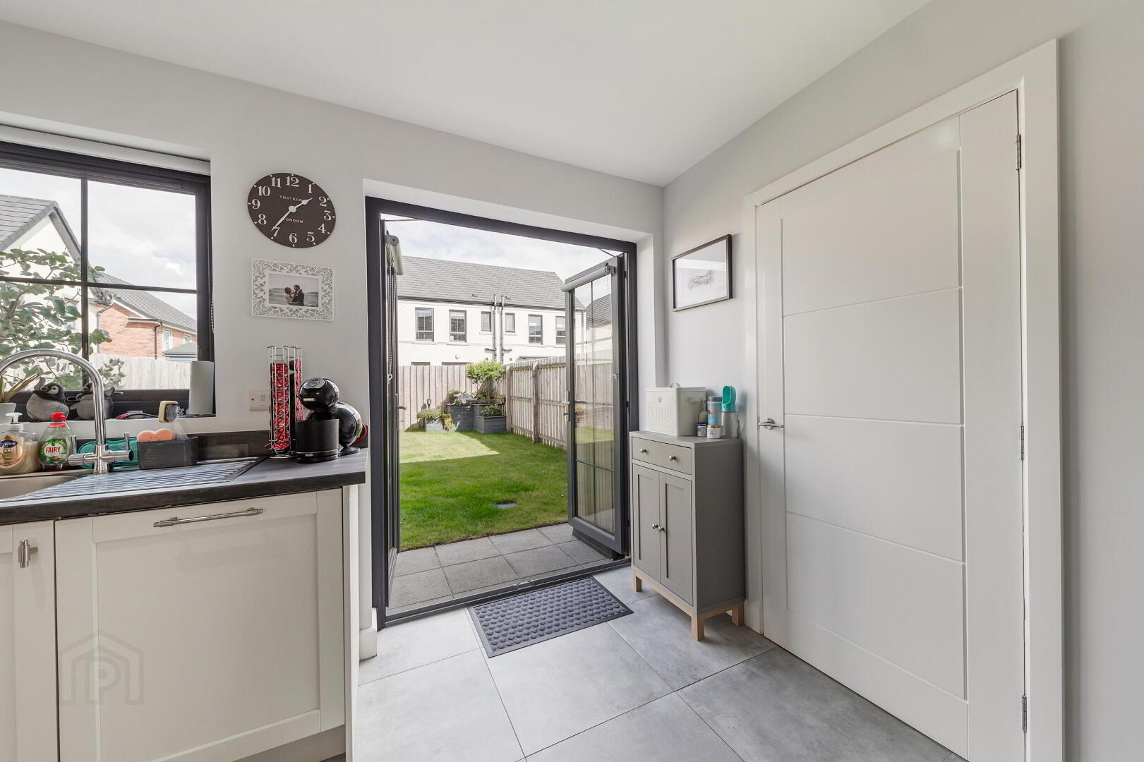 7 Rocklyn Mews 10 of 37