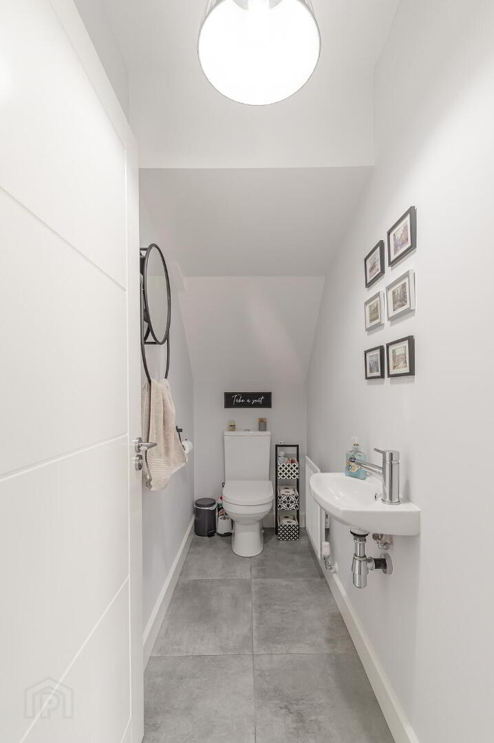 7 Rocklyn Mews 16 of 37