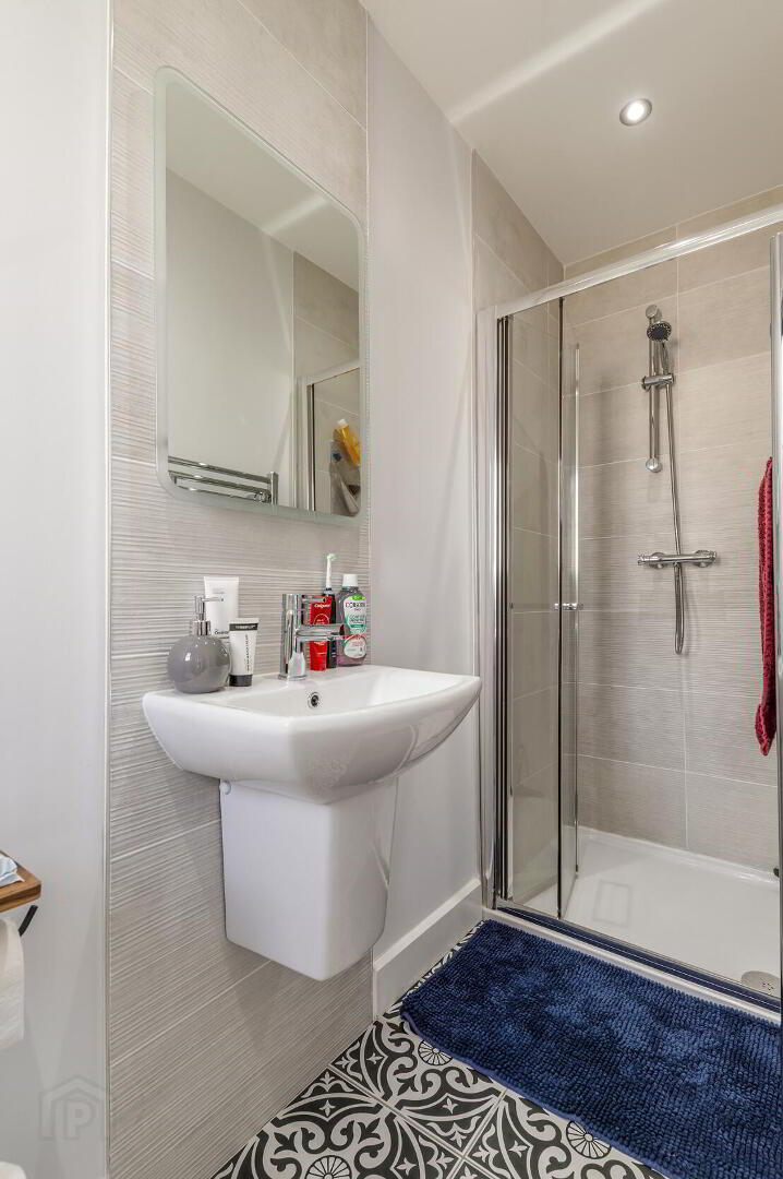 7 Rocklyn Mews 22 of 37