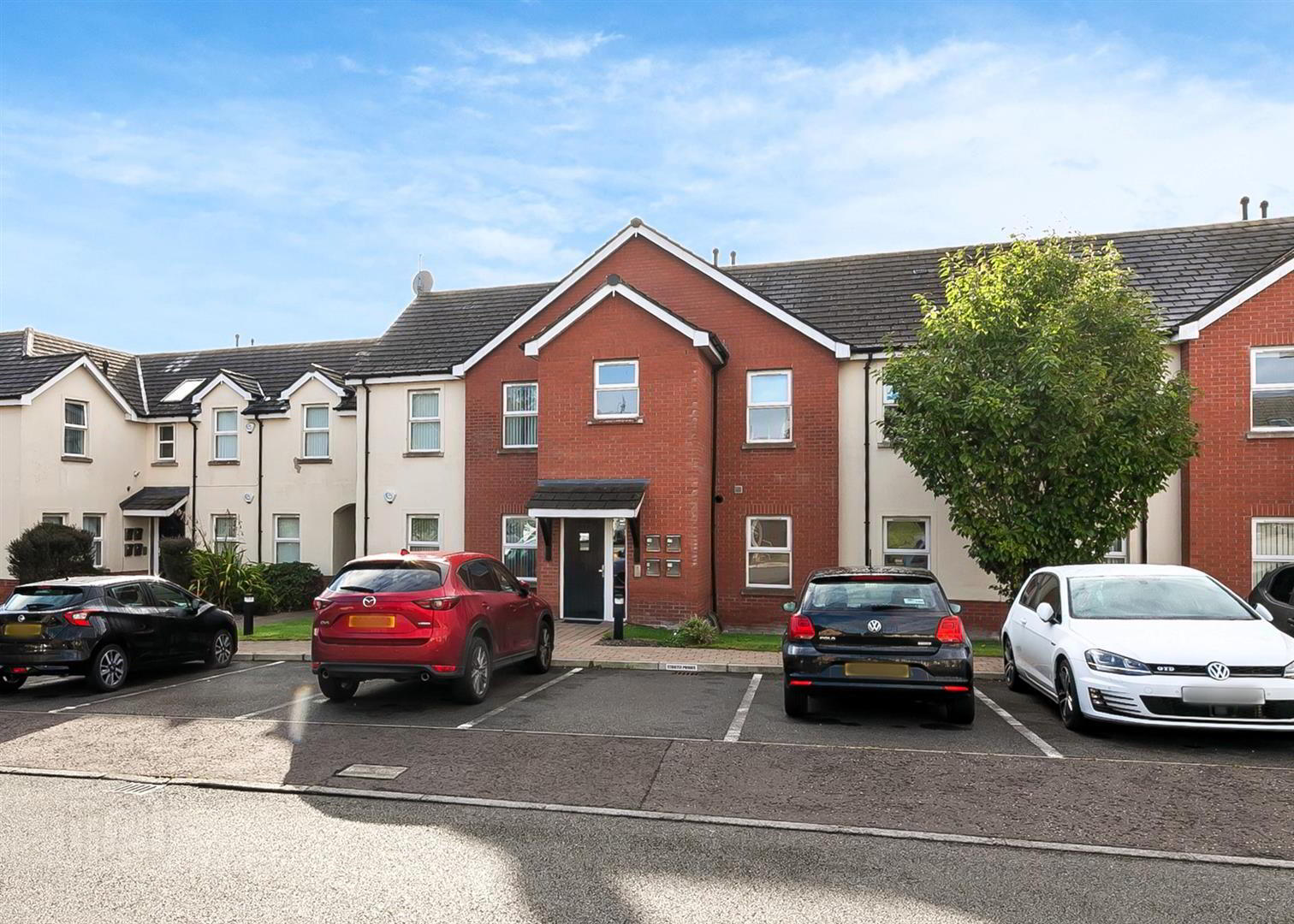 9 Loughshore Courtyard 1 of 15