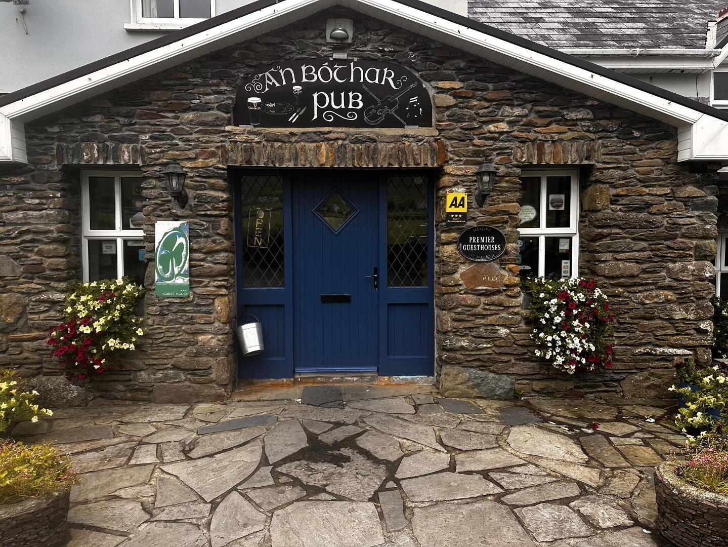 An Bothar Pub Cuas Ballydavid 3 of 36