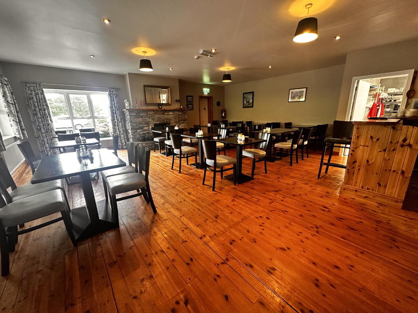 An Bothar Pub Cuas Ballydavid 23 of 36