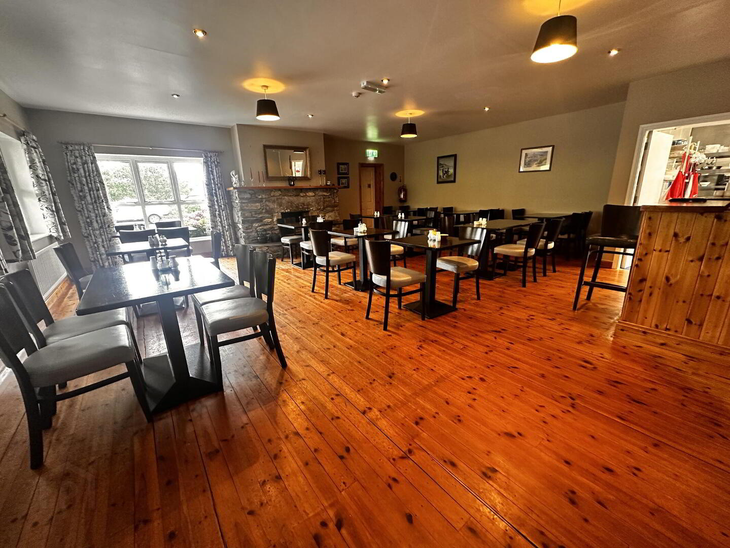An Bothar Pub Cuas Ballydavid 24 of 36
