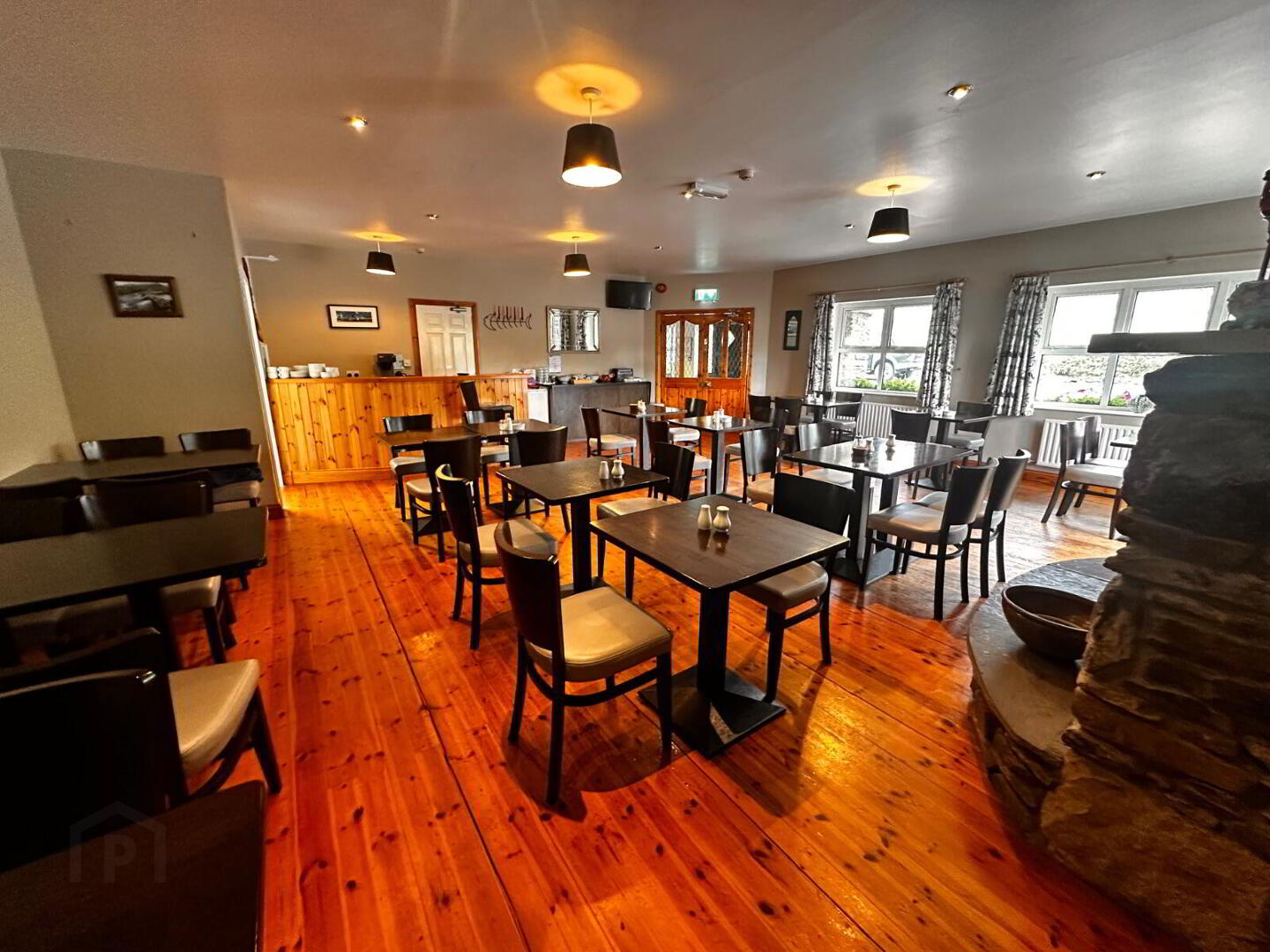 An Bothar Pub 24 of 39