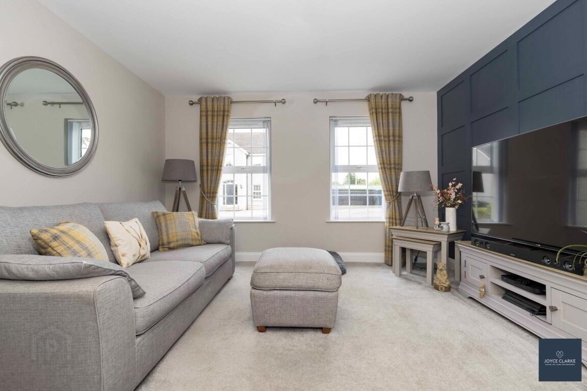 10 Laurelvale Grove 22 of 49