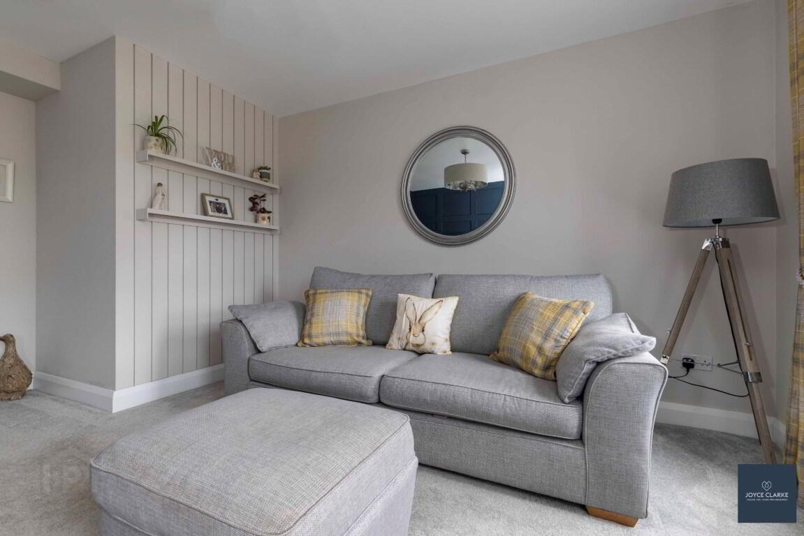 10 Laurelvale Grove 24 of 49