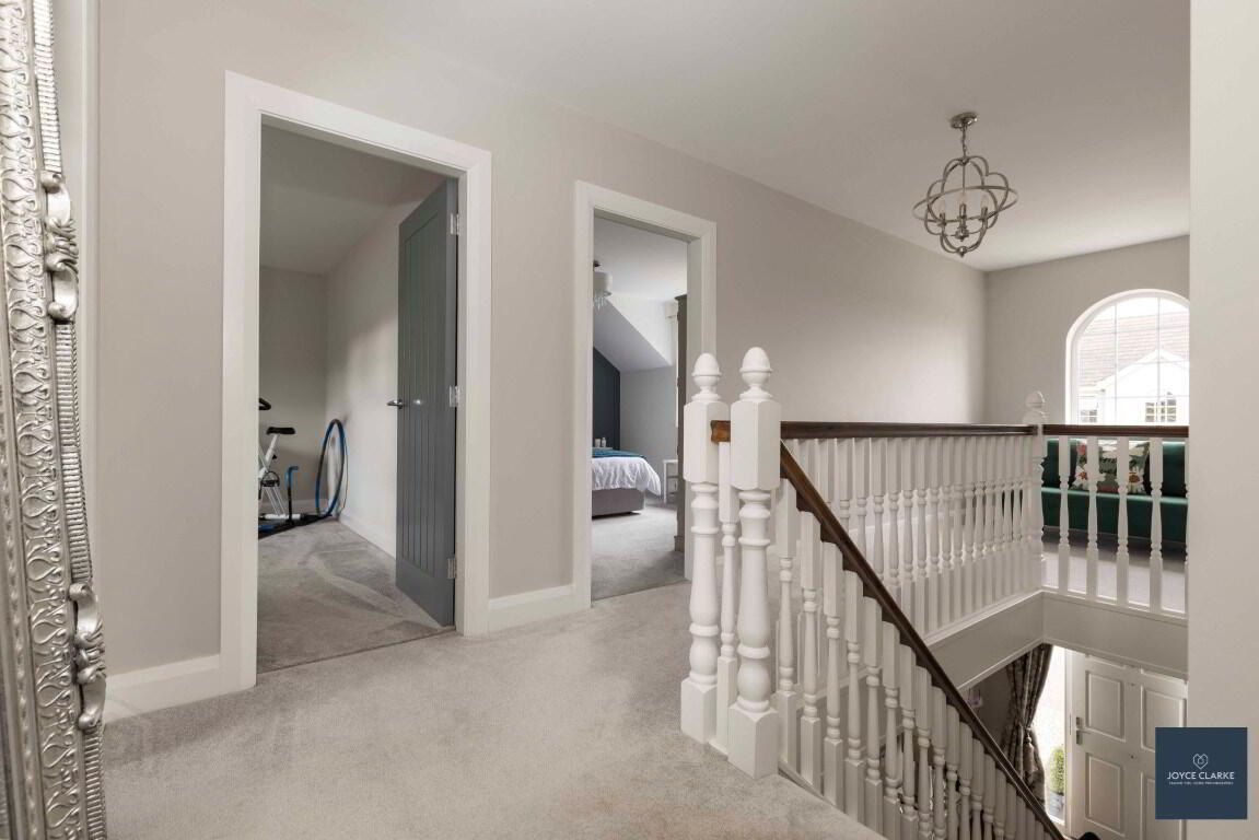10 Laurelvale Grove 27 of 49