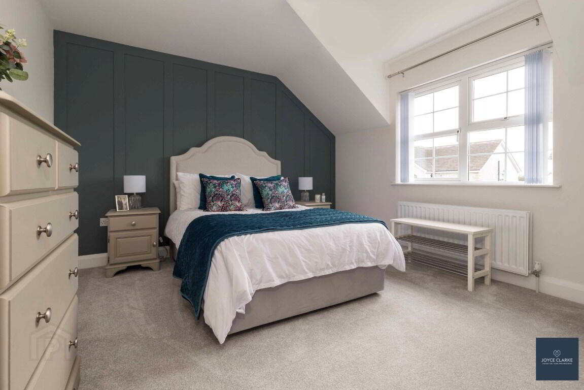 10 Laurelvale Grove 33 of 49
