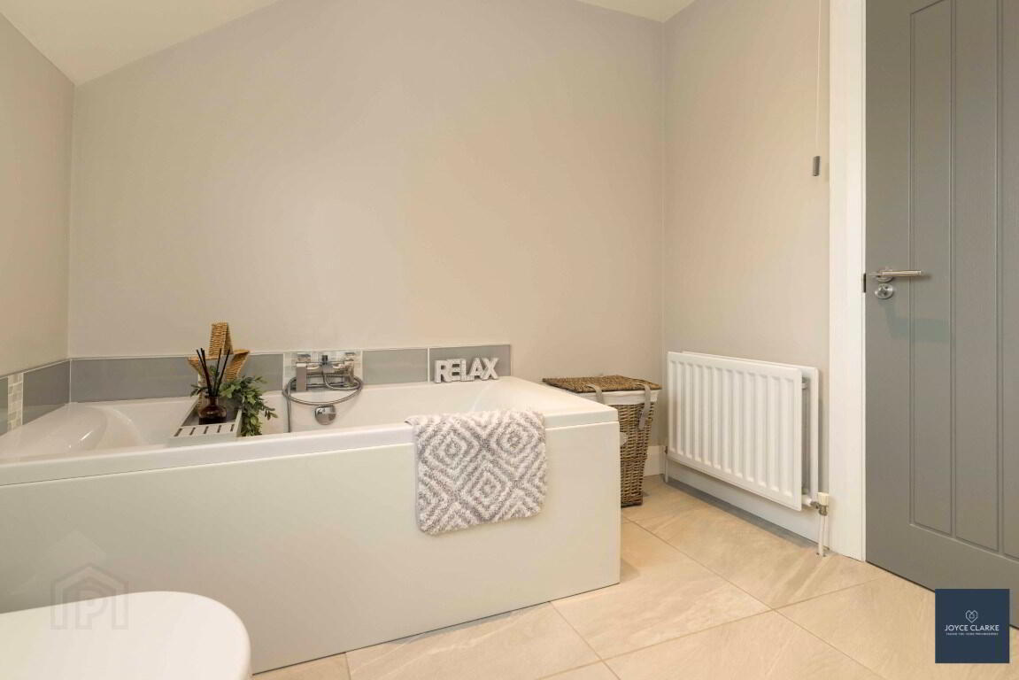 10 Laurelvale Grove 37 of 49