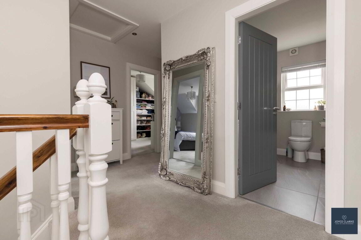 10 Laurelvale Grove 39 of 49