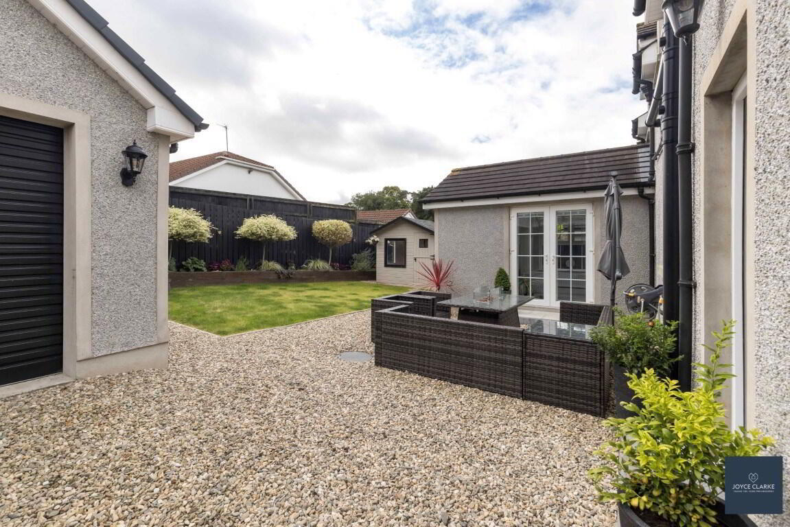 10 Laurelvale Grove 40 of 49