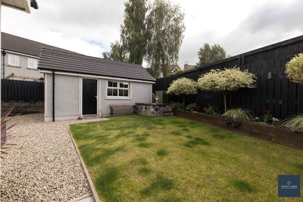 10 Laurelvale Grove 43 of 49