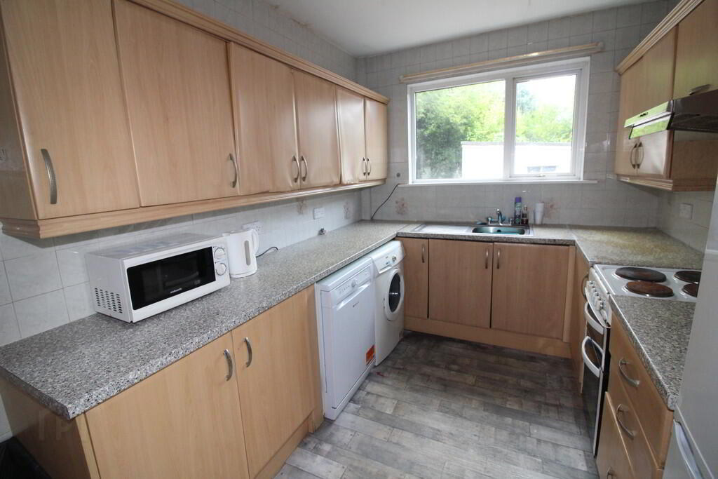 9 Collinbridge Road 3 of 15