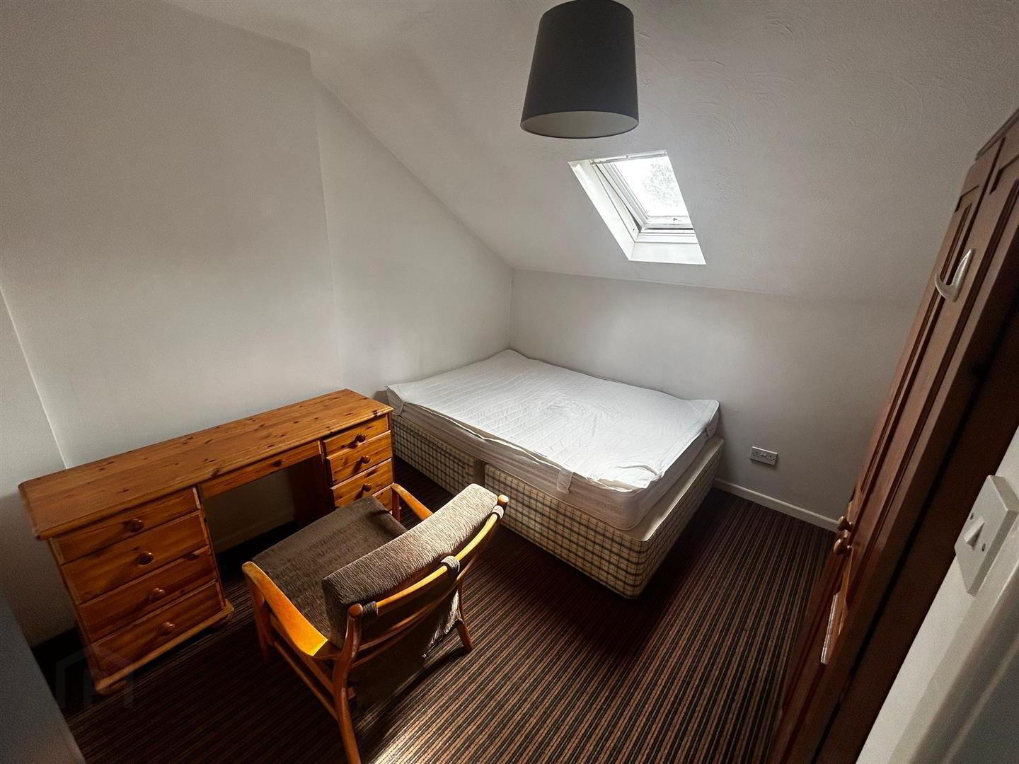 Flat 2, 102 Wellesley Avenue 6 of 8