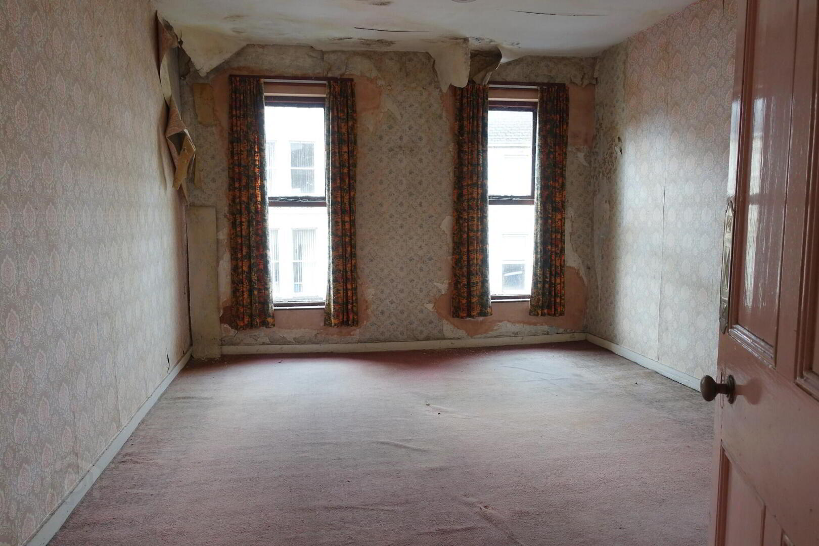 18 Townhall Street 5 of 7