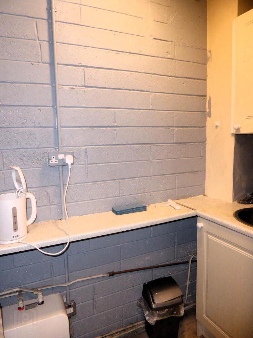 Unit 3 The Yeates Centre, Summerhill Road 7 of 8
