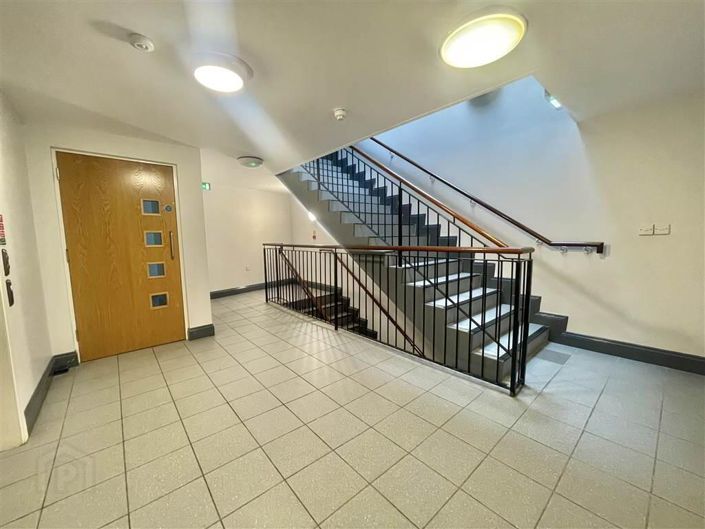 Apt 6 La Salle Court, 372 Falls Road 2 of 8