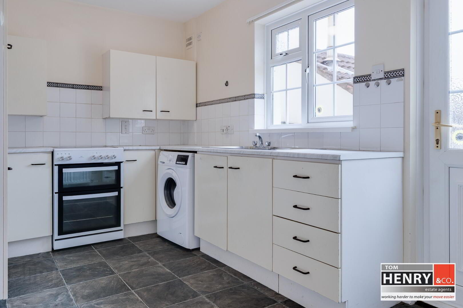 26 Neville Terrace 11 of 31