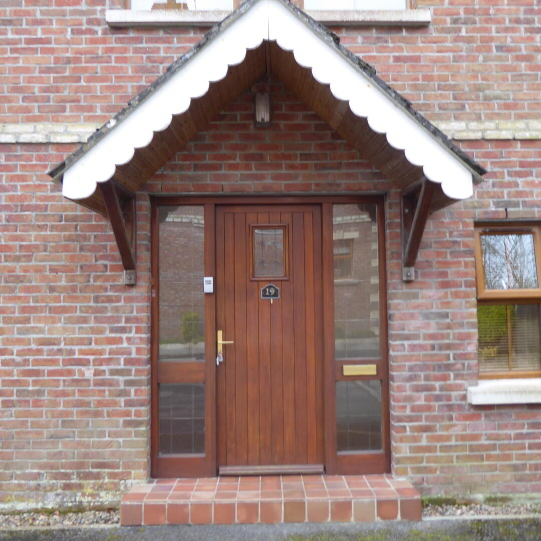 19 Castle Grove 2 of 12